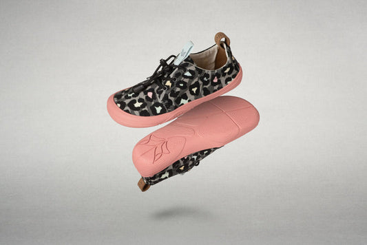 wildling-shoes-AOPRI-LEO-BLACK-K-01.jpg
