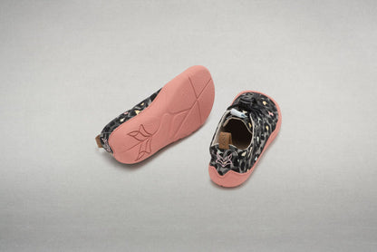 wildling-shoes-AOPRI-LEO-BLACK-K-02.jpg
