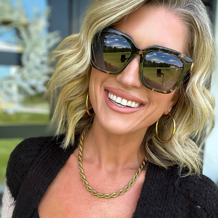 UGC - customer content - kalee rogeres wearing diff eyewear bella square sunglasses with espresso tortoise frame and grey gradient polarized lenses - UGC