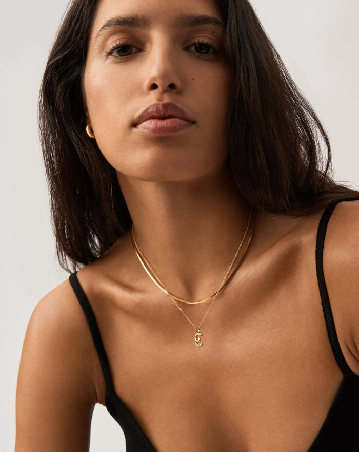 Curly Molten Mini Initial Necklace - E | 18ct Gold Vermeil Necklaces Missoma