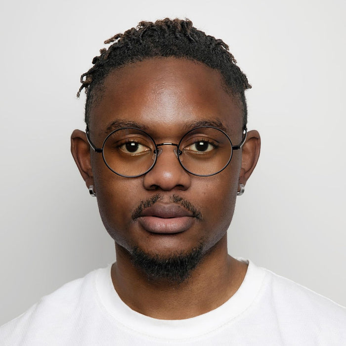 DIFF Eyewear Harry Potter Chosen One Prescription Glasses Round Black on a Man