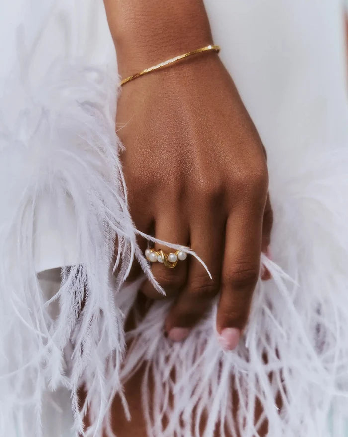 Molten Pearl Twisted Stacking Ring | 18ct Gold Vermeil/Pearl Rings Missoma