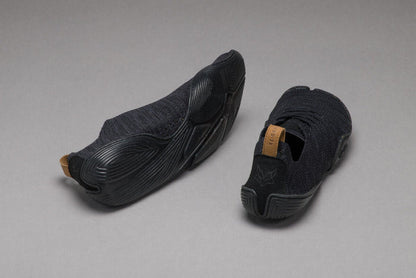 wildling-shoes-Nittugo-black-Adults-02.jpg